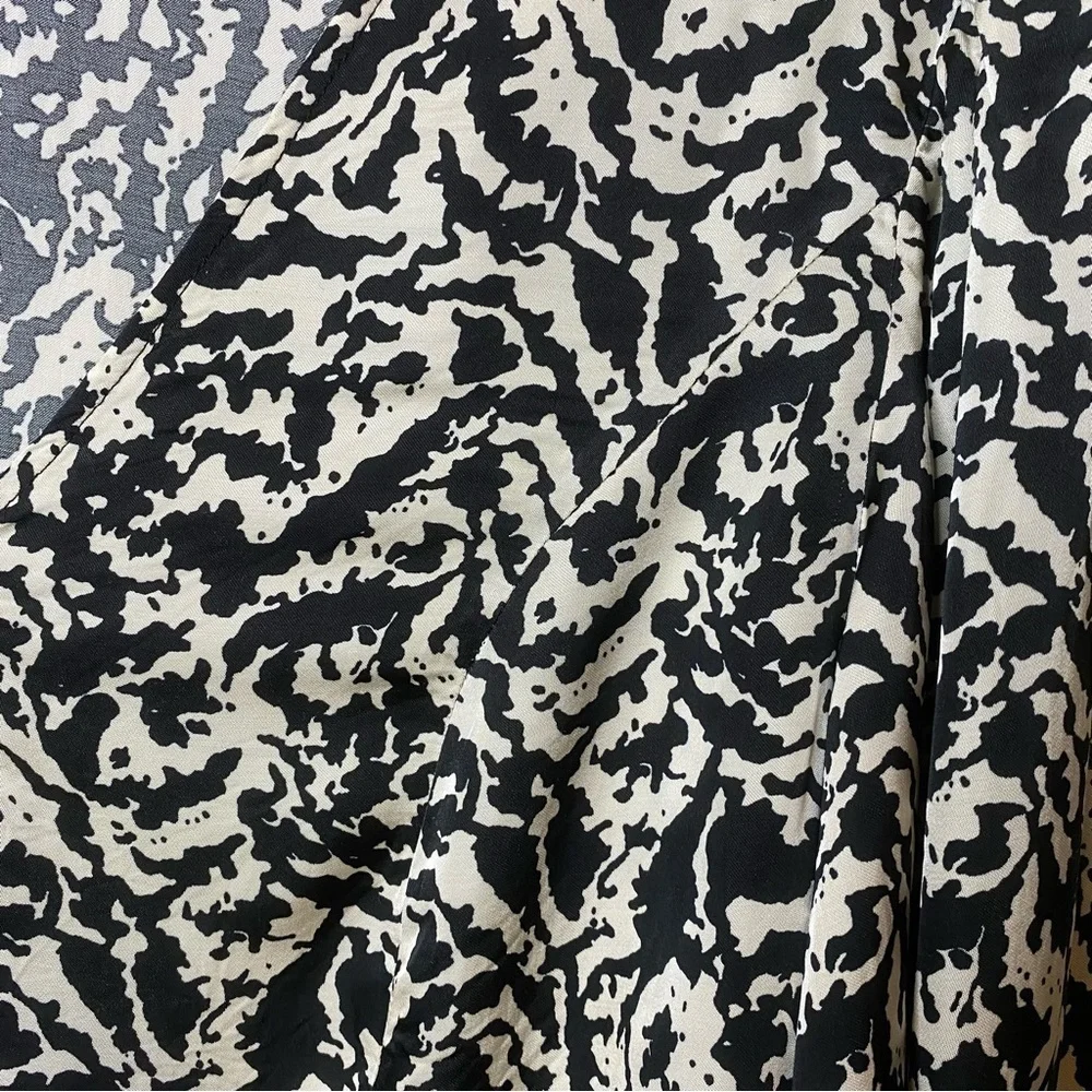 H&M Black & Cream Patterned Blouse Top Nwot Size Large L